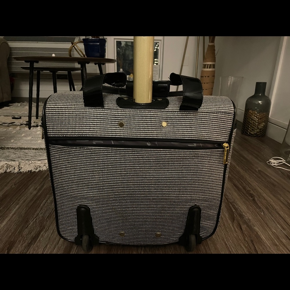 Small carry on w/ wheels